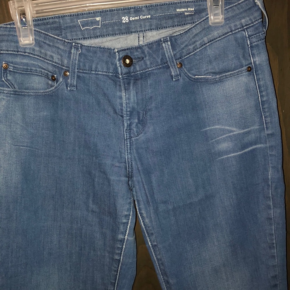 Levi’s Demi curve